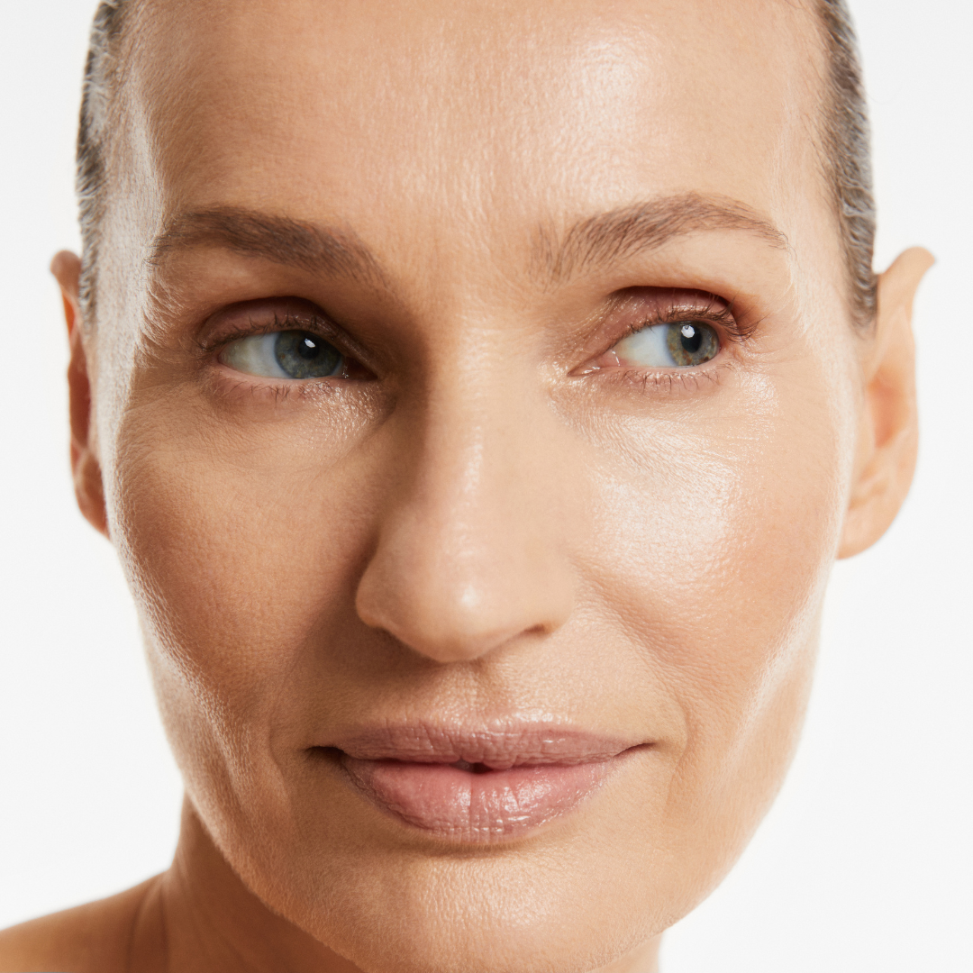 Smooche Reverse-Aging Adaptive Foundation